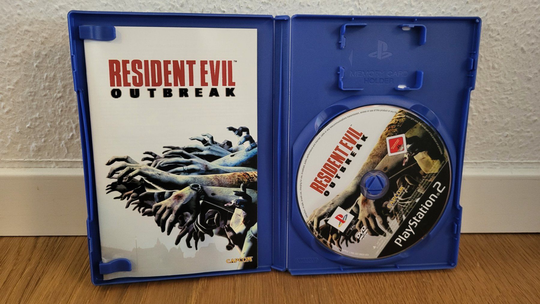 Sony Jeux: PS2 - Resident Evil Outbreak – D'occasion à Münsingen par DigitaleSpielecke 2