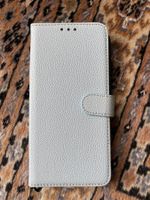 iPhone 14 Pro Hülle hellblau Leder Optik neuwertig!