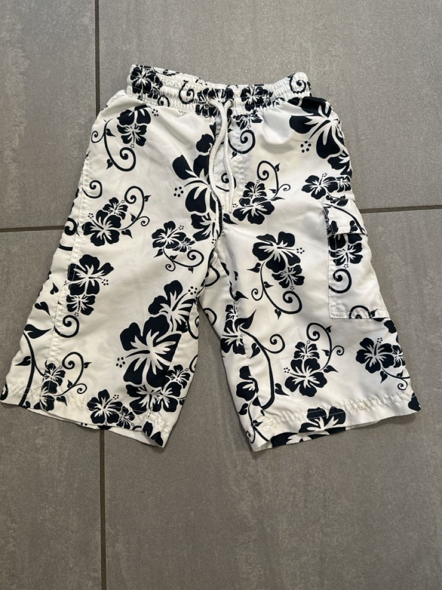 C&A Pantaloni: Shorts Gr.110 – Usato da Pratteln venduto da Nala78