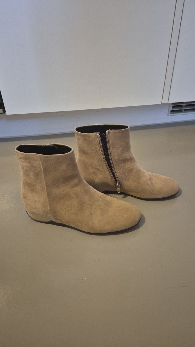 Högl Scarpe da donna: Schuhe Velourkid Leder högl – Usato da Zürich venduto da qeqeuka 1