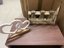 Dekoherz und Glasvasen auf Holzständer Deko-Set