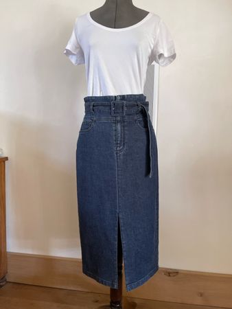 Marc Cain Jeansrock Gr. 2/ 36 / S dunkelblau, mit Gürtel