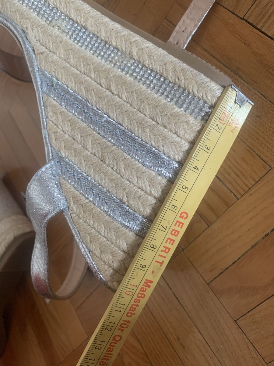 Scarpe da donna: 2 Sandale gr 39 – Usato da Gutenswil venduto da Bregenzer8610 8