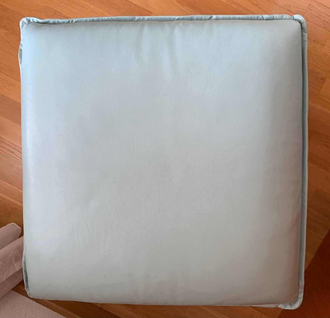 Divani: Chaiselounge Sofa rechtsseitig mit Fusshocker – Usato da Gelterkinden venduto da Troedler04 8