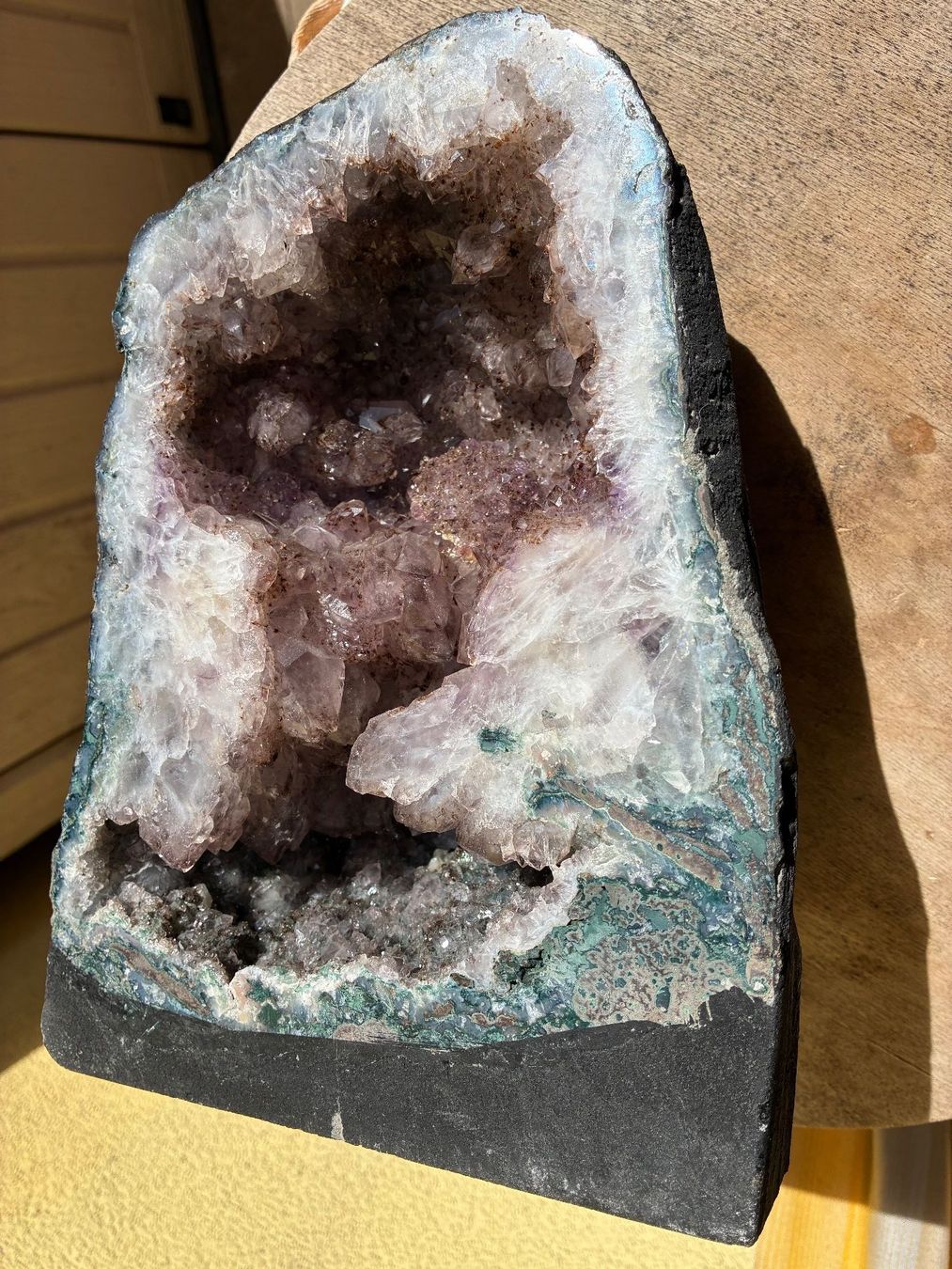 Minerali & Pietre curative: Amethyst Druse Geode 26 cm – Usato da Savosa venduto da Fransis 6