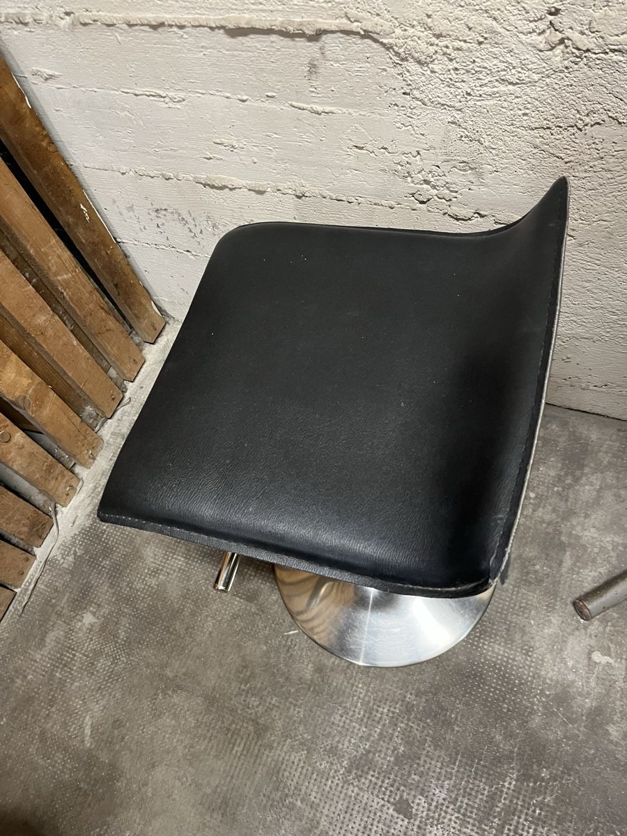 Sgabelli: 2 bar stools – Usato da Genève venduto da malgo-lm 3