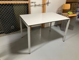 Höhenverstellbarer Allrounder Tisch ab 1 CHF