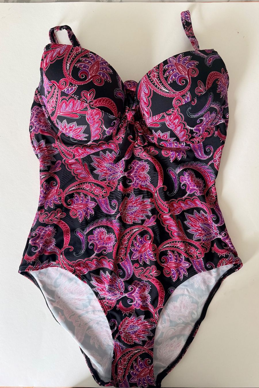 Badekleider & Bikinis: LINGADORE Beach, Badekleid, Grösse 40D, Schwarz mit Muster – Neu und originalverpackt aus Rudolfstetten von gst_g7xl 3