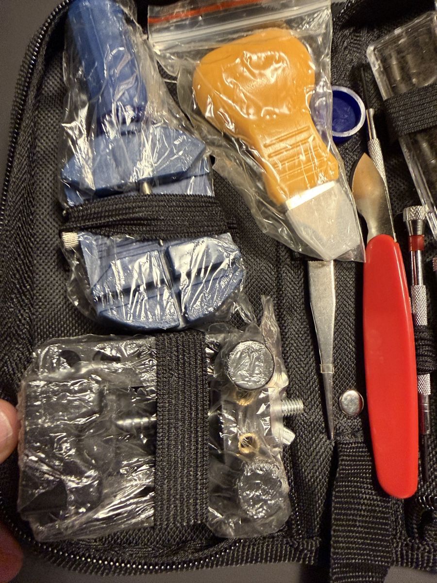 Tutti gli attrezzi: Watch Repair Tool Kit - Professional, Portable, Compact – Nuovo e nell'imballaggio originale da Zürich venduto da kuengka 1