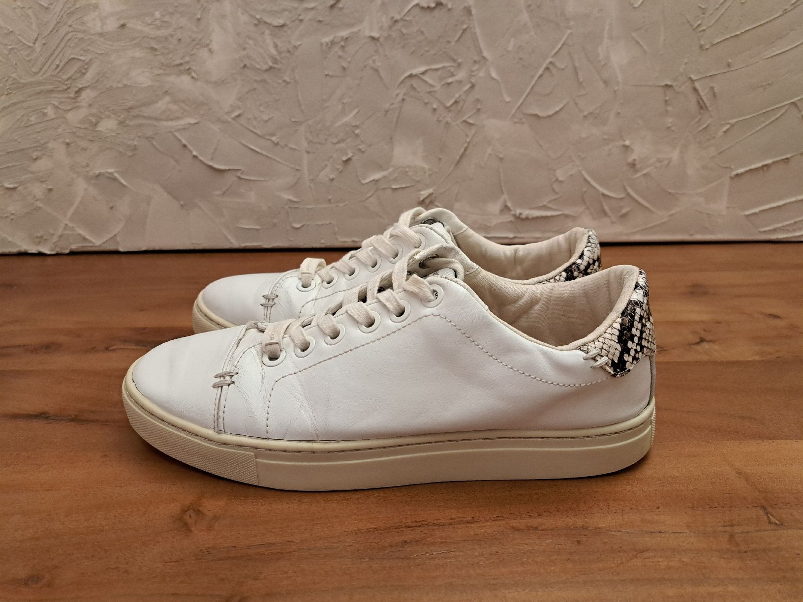 Kurt Geiger Scarpe da donna: Vegane Kurt Geiger Sneaker Gr. 40 Creme Leder – Usato da Männedorf venduto da ste_9lfs 2