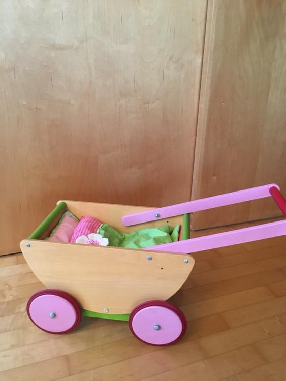  Haba Puppenwagen aus Holz (Gebraucht) in für CHF 30 – nur Abholung auf Motiv 