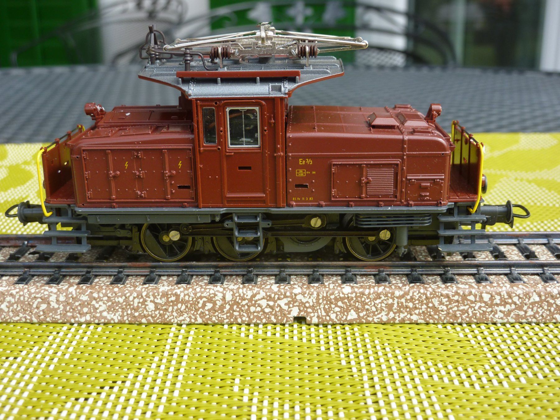 Roco Modellini di ferrovie: Roco Ee 3/3 HO (B) – Usato da Gelfingen venduto da btrottmann 3