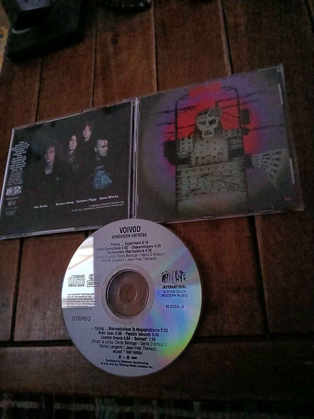 CDs: voivod- dimension... – D'occasion à St-Cergue par VeganWarrior