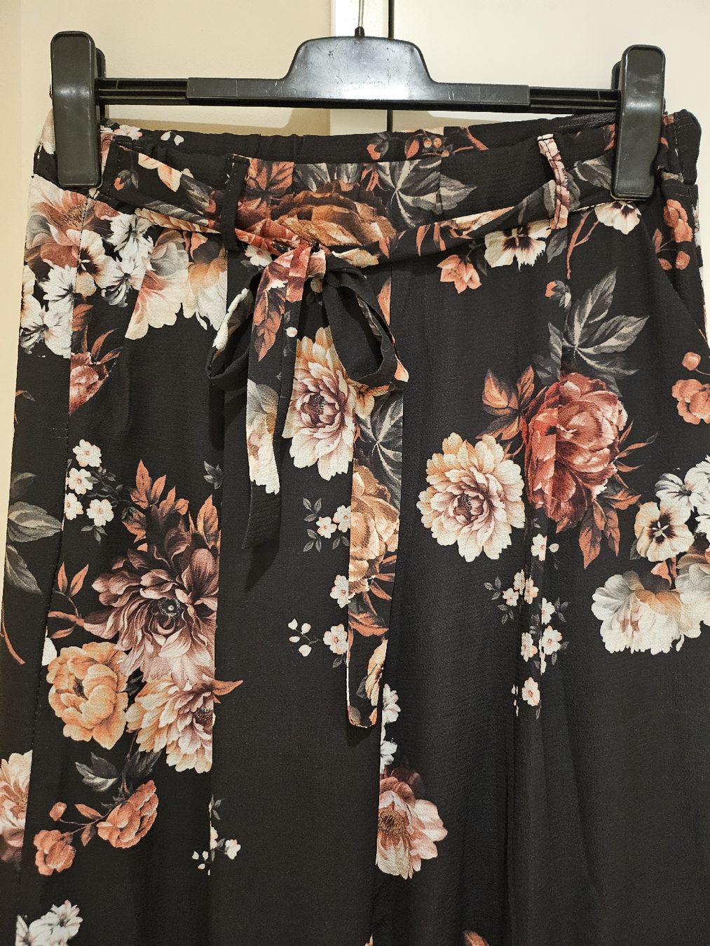 Zebra Pantaloni: Culotte mit Blumenprint gr.L Zebra – Usato da Allschwil venduto da na.wi.90 1
