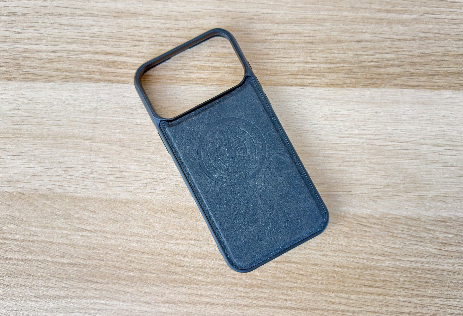 Apple Cover & Protezioni schermo: Coque iPhone 17 Pro Max effet cuir avec protection écran – Usato da Thônex venduto da BrYu 5