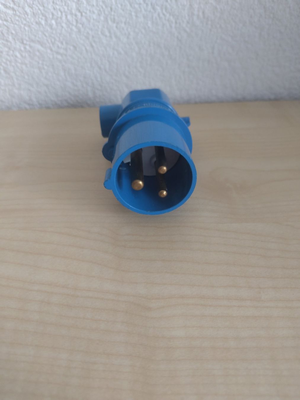 Stecker: CEE Stecker 16A 3-polig, blau – Gebraucht aus Wangen SZ von scherpa1 5