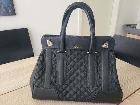 Bally Handtasche mit Staubbeutel