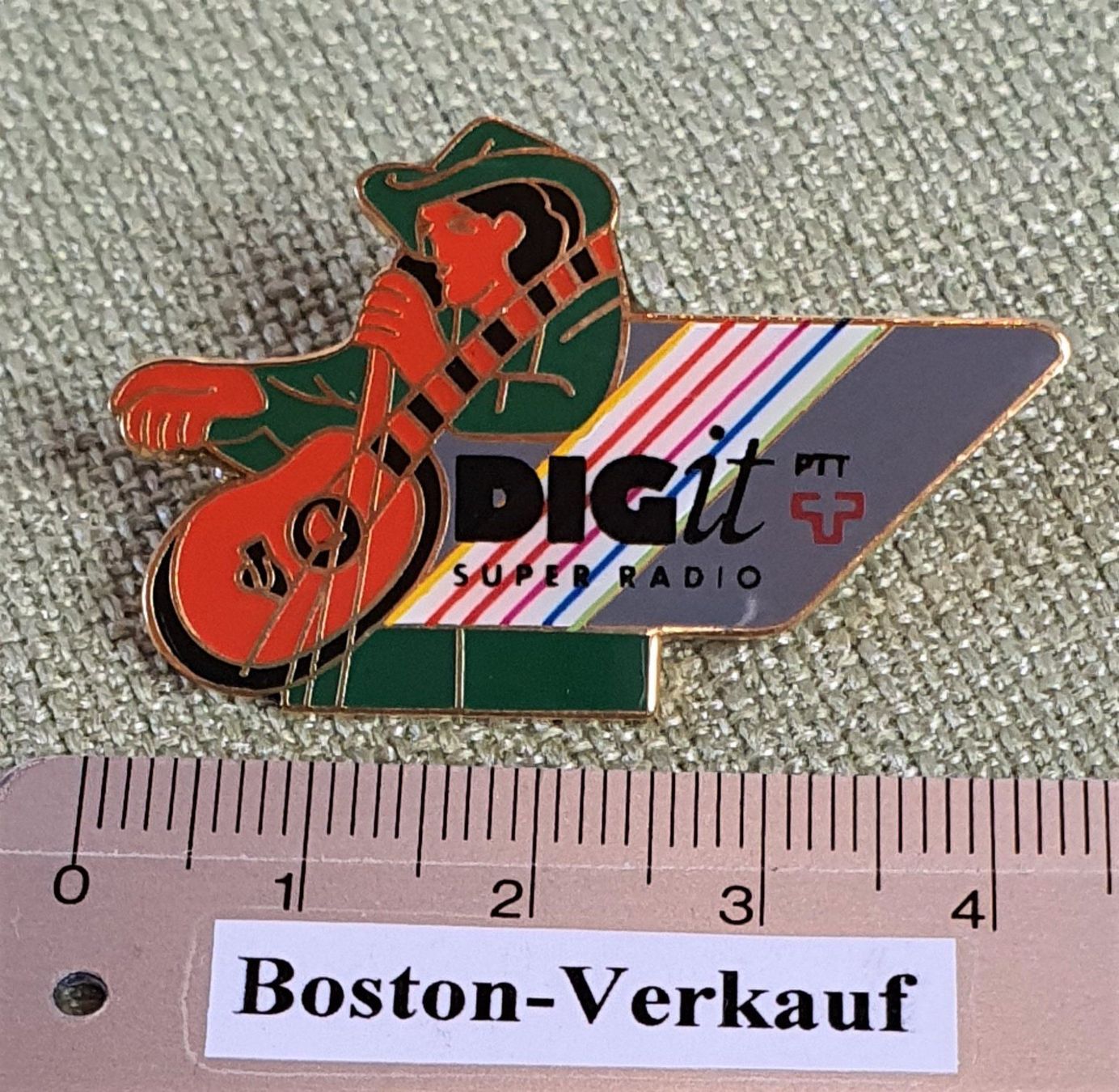 Placchette & Badge: A490 - Pin PTT DIGit Super Radio – Usato da Reinach BL venduto da Boston-Verkauf 1