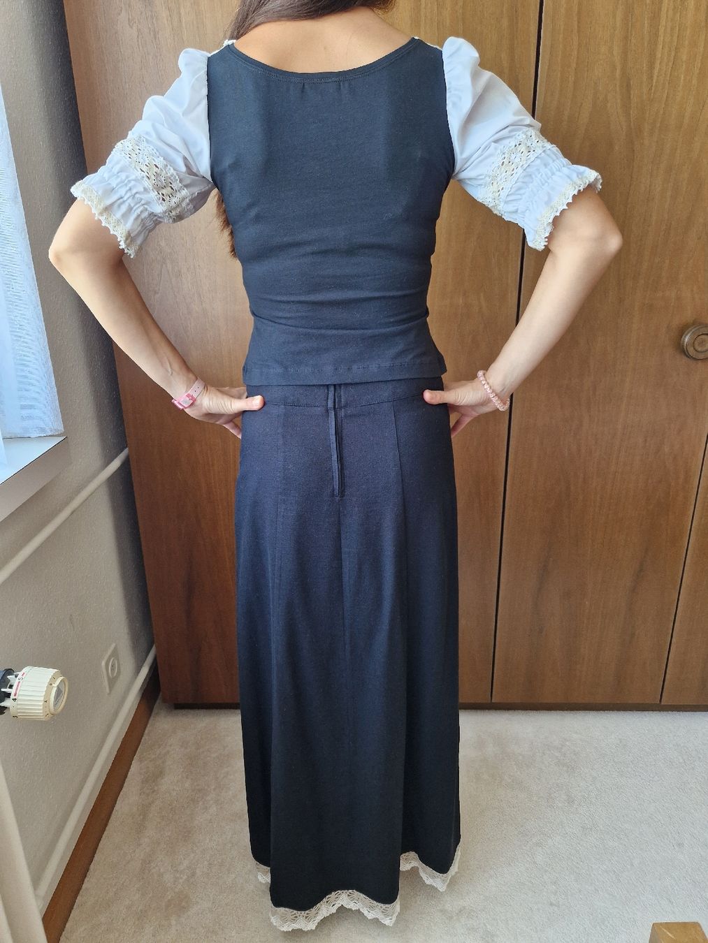 Costumi: Hochwertiges Dirndl, 2-Teiler, Gr. 36 – Usato da Zürich venduto da hogerseppvreni 4