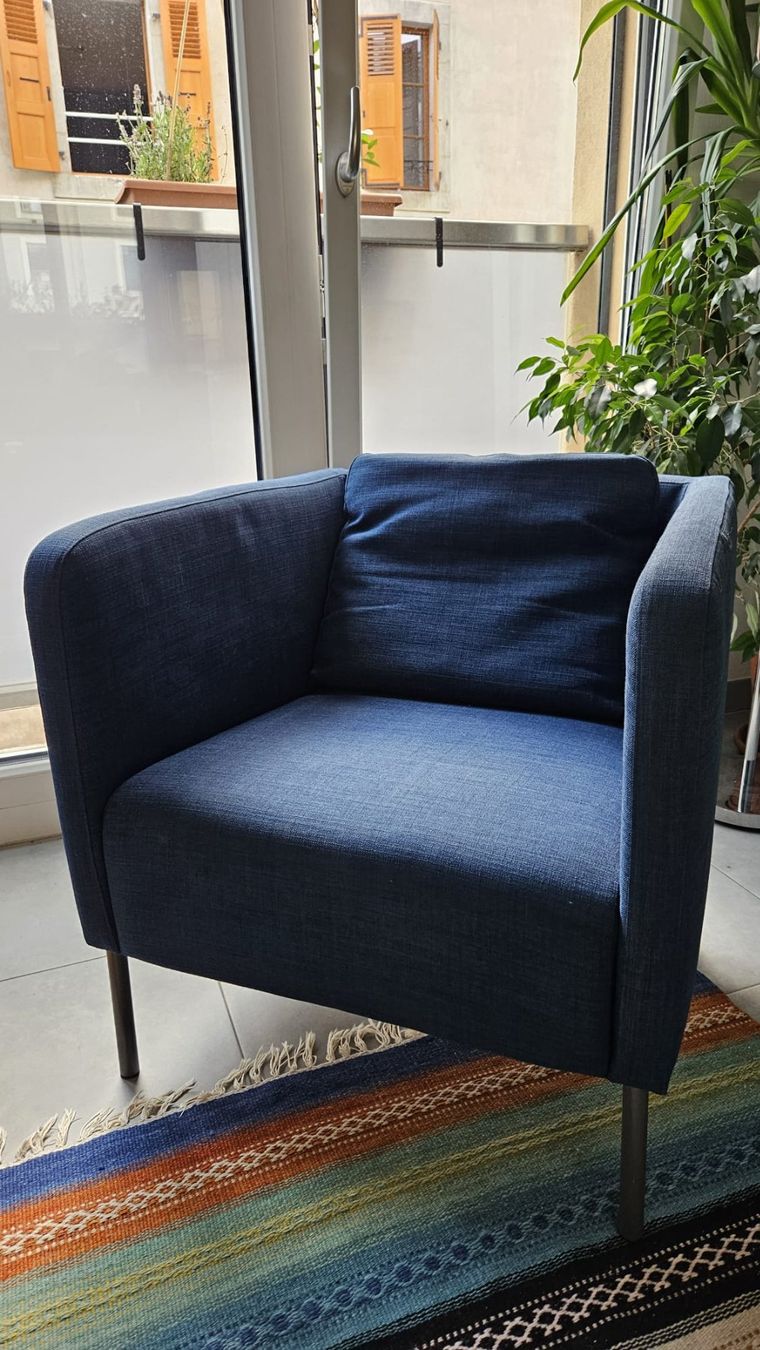 Sessel: Free: Modern Dark Blue Armchair – Gebraucht aus Genève von bur_8vln