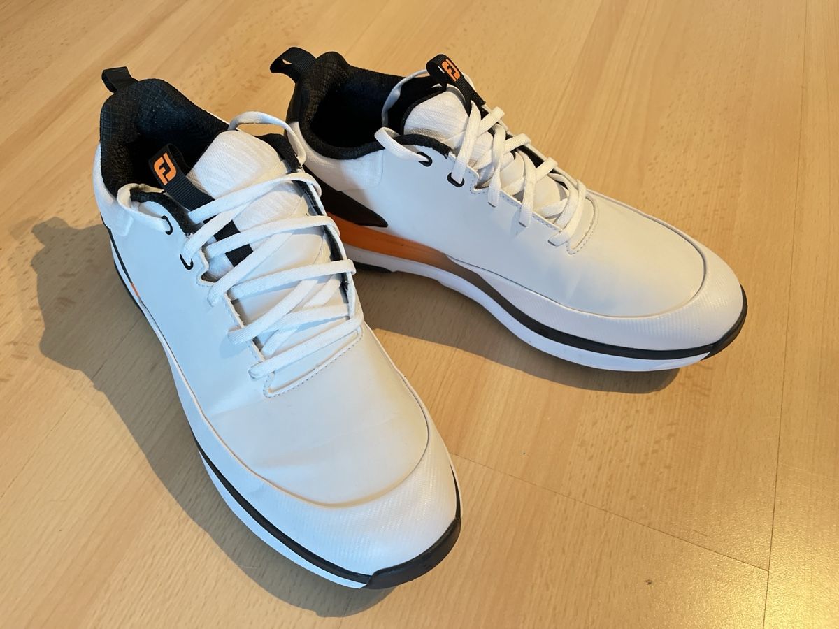 Schläger & Sets: Golfschuhe FJ NEU – Neu (gemäss Beschreibung) aus Hinwil von Samick