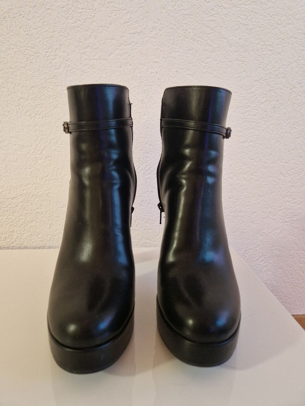 Scarpe da donna: Chaussures à talons noires pointure 39 – Nuovo (secondo la descrizione) da Versoix venduto da aline_b 1