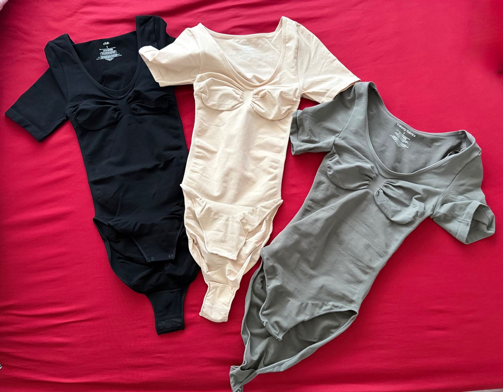 Kleiderpakete: Creamy Body Set – Neu (gemäss Beschreibung) aus Baar von and_x9gz