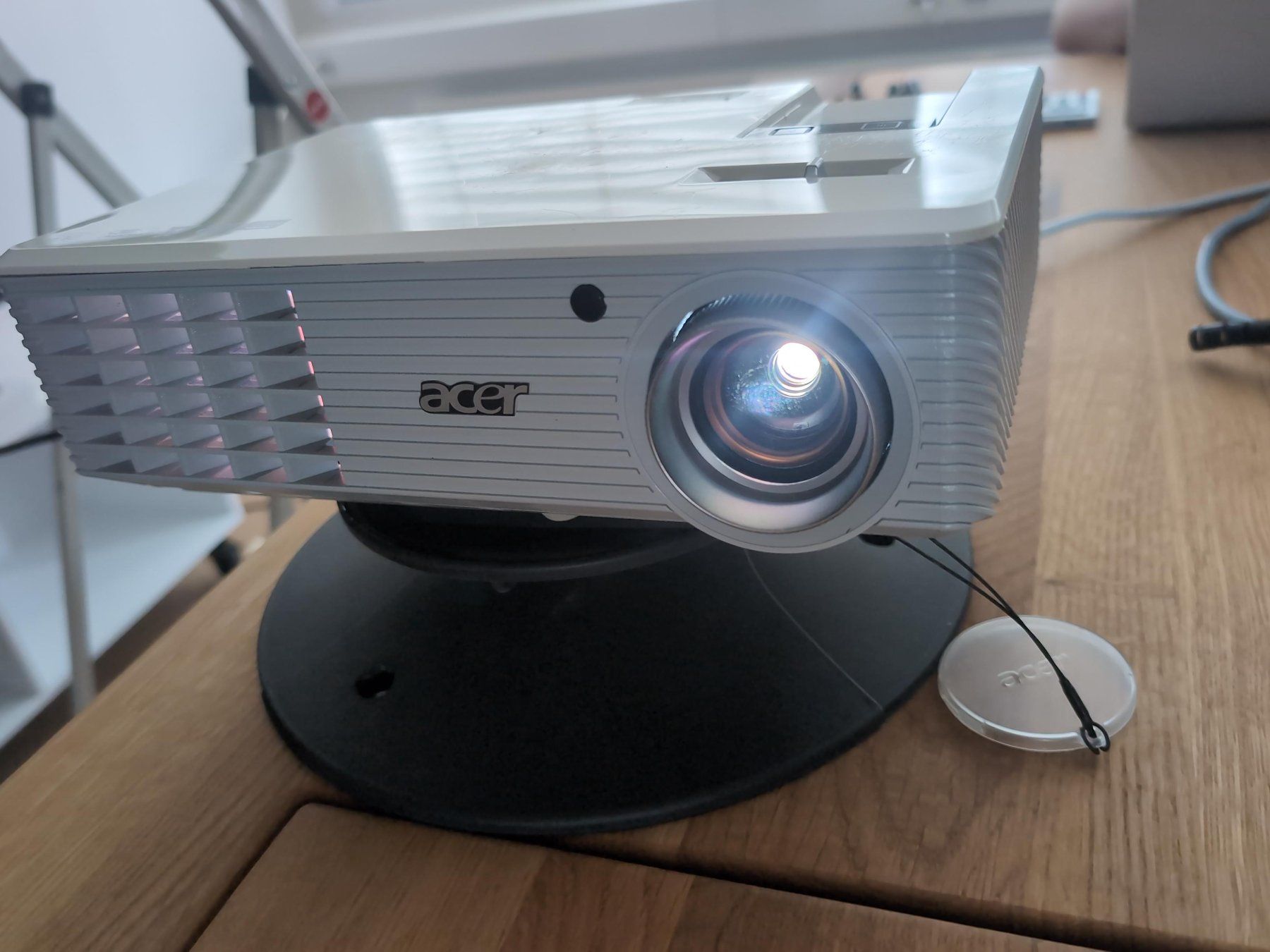 Acer Proiettori: Vidéoprojecteur Acer H5360BD – Usato da Winterthur venduto da Acrostak