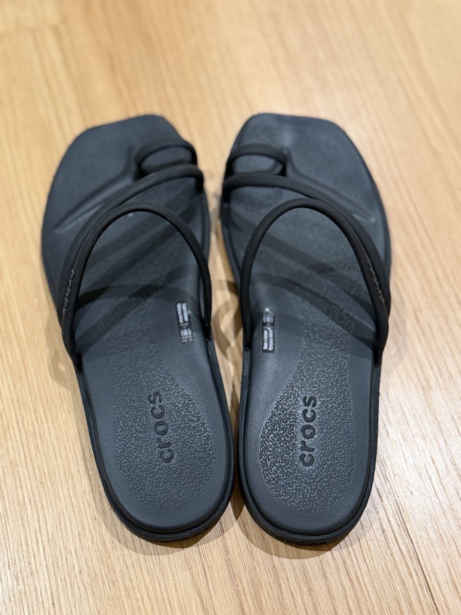 Crocs Scarpe da donna: MIAMI TOE LOOP - Pool shoes - black Gr 37-38 – Nuovo (secondo la descrizione) da Rümlang venduto da Flaviia_ 1