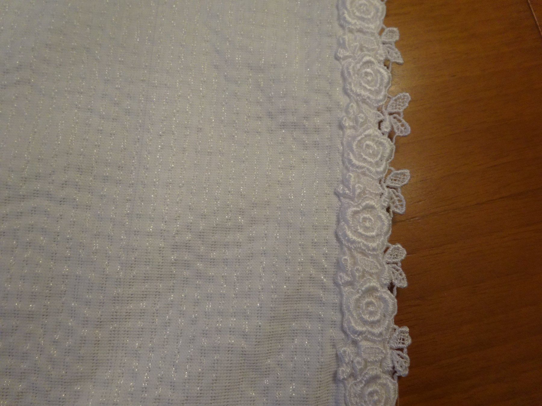 Tutte le decorazioni: Grand napperon ou milieu de table – Nuovo e nell'imballaggio originale da Biel/Bienne venduto da milamila02 1