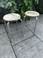 zWei aLte HoLz/MetAllhoCKeR