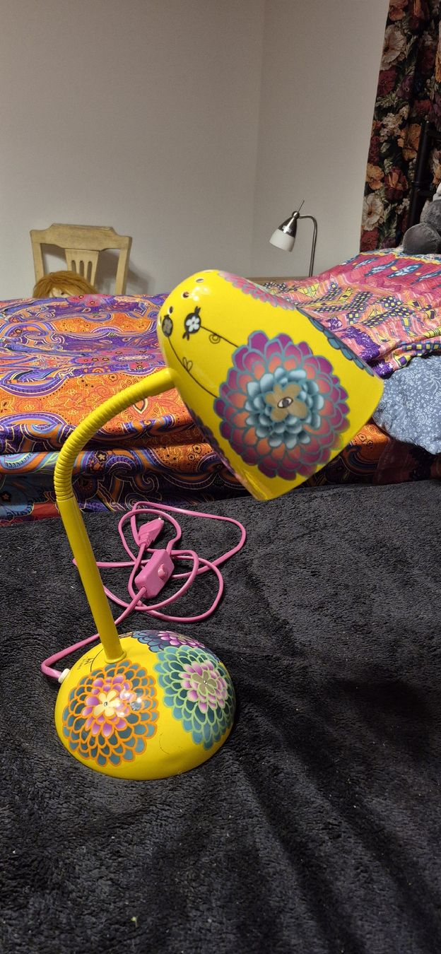 Lampade: Wunderschöne Tischlampe Kinderzimmer blumig gelb – Usato da Ziefen venduto da Momihatalles
