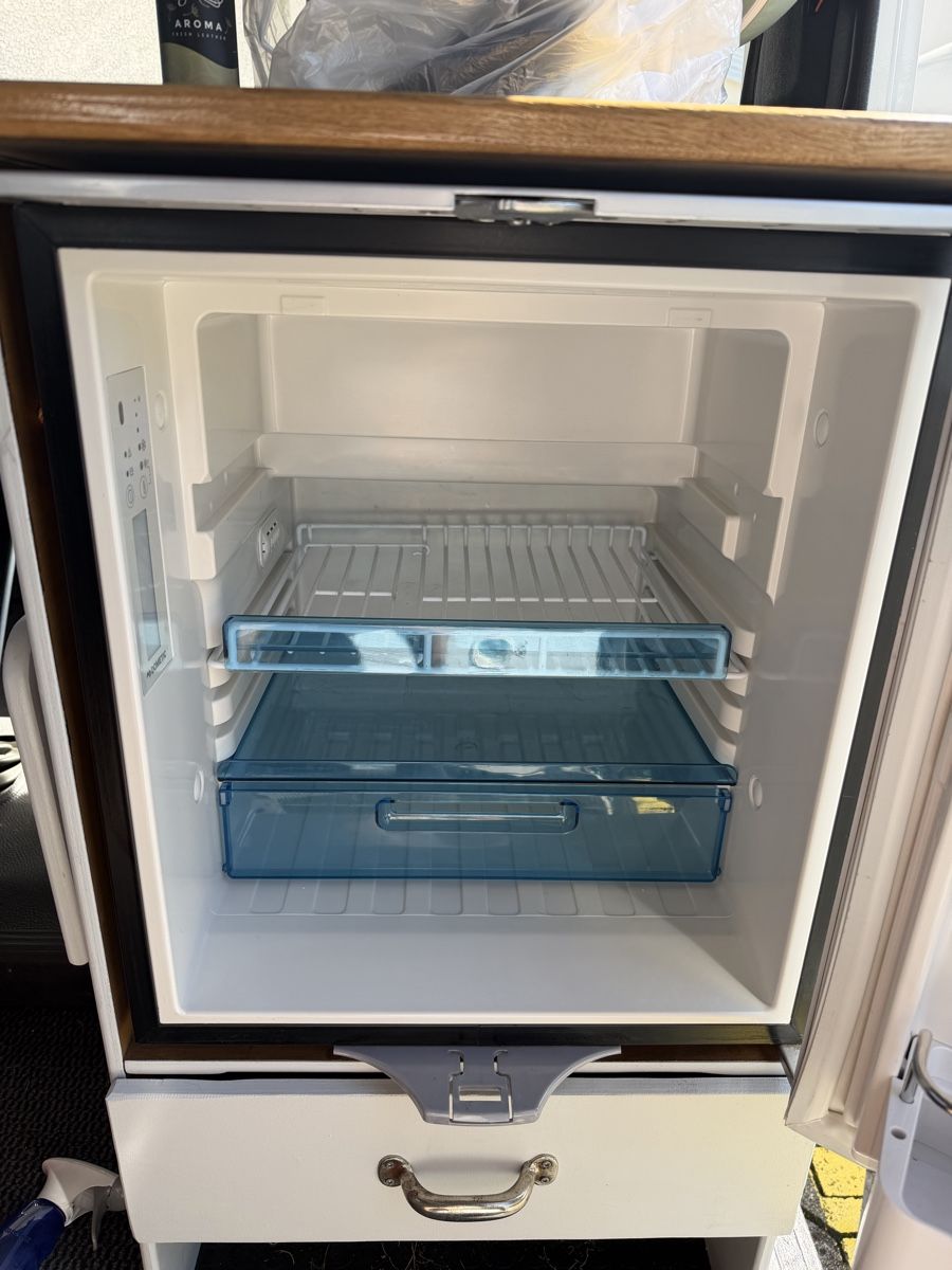 Frigoriferi: Dometic Kühlschrank 12/24V – Usato da Remetschwil venduto da bru_r8sr 2