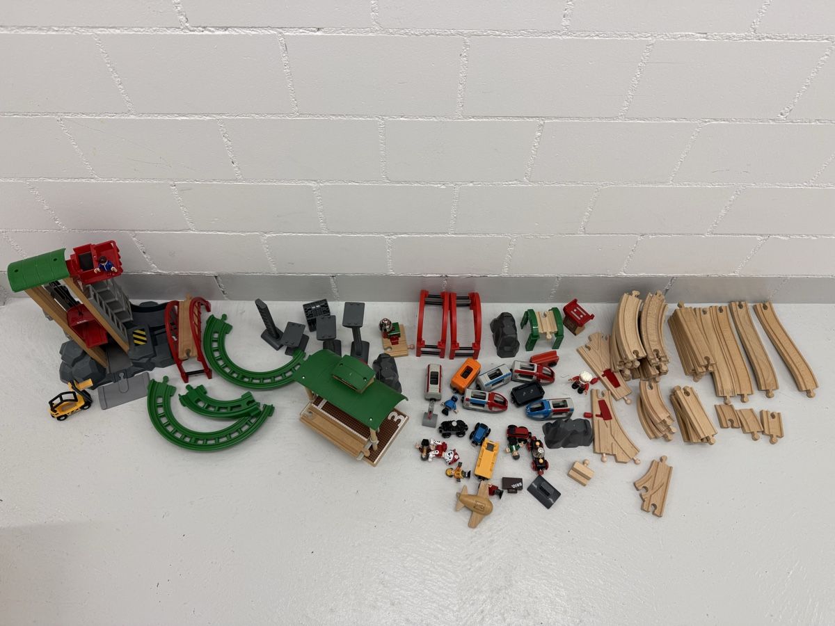Brio Jouets: Brio Eisenbahn Sets – D'occasion à Meilen par artnotice