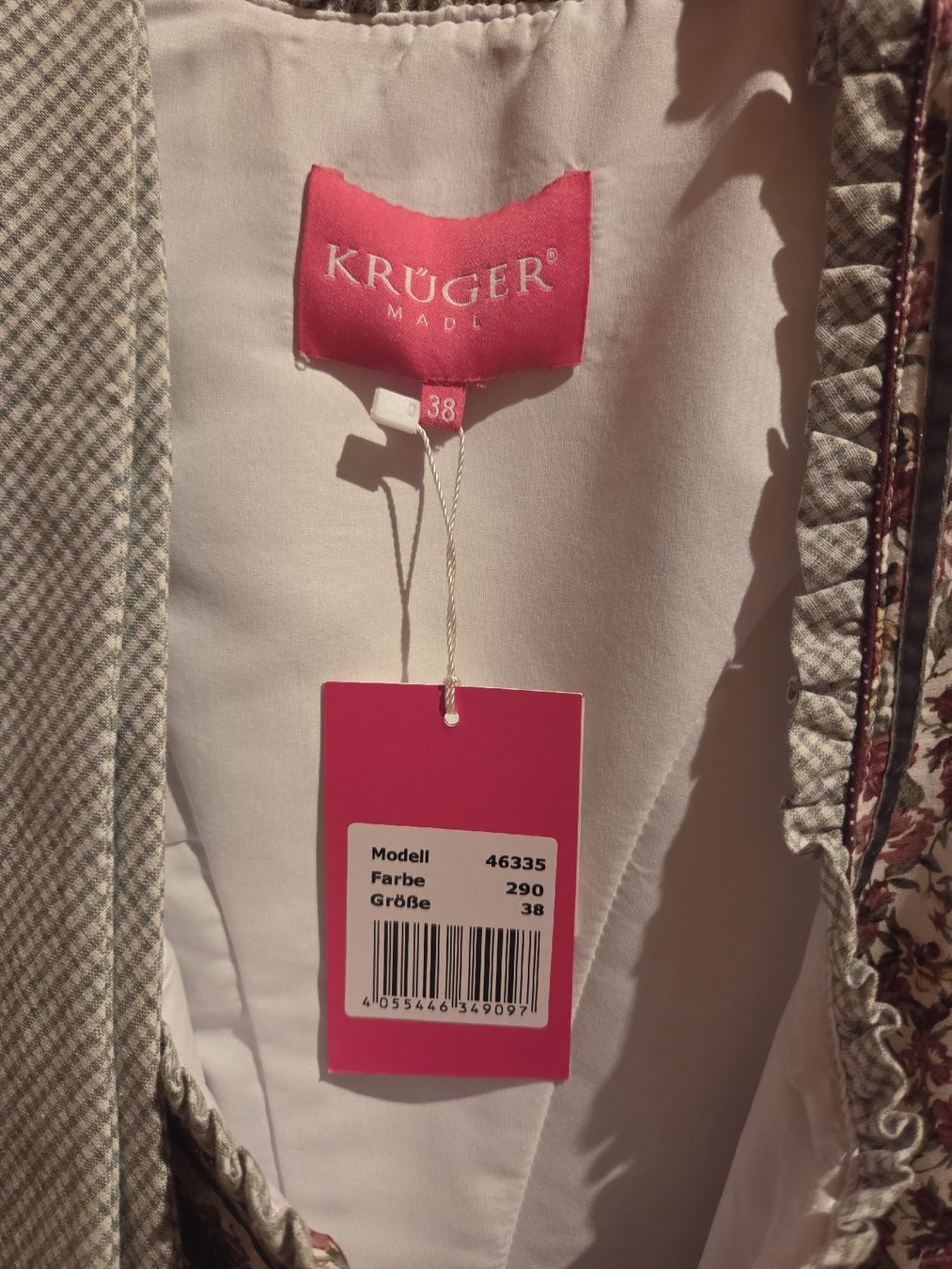 Kostüme: Neues Dirndl – Neu und originalverpackt aus Simplon Dorf von luc_6vrv 2