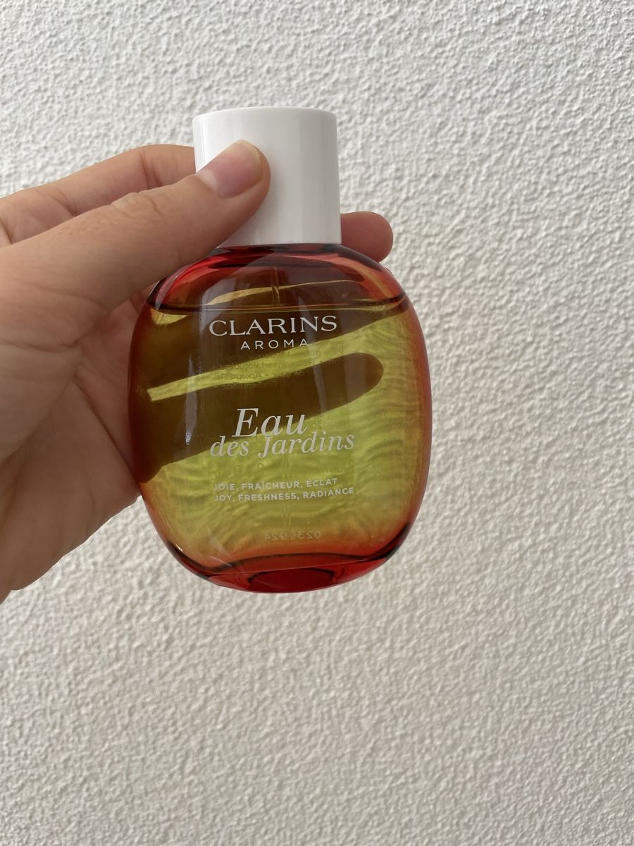 Clarins Parfums & Eau de Toilette: Eau de parfume – D'occasion à Lausanne par fashionistagirlie