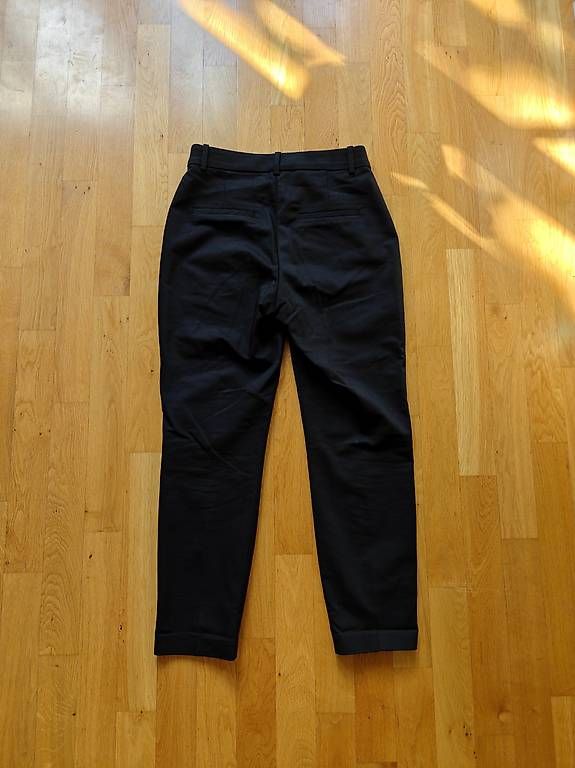 Pantaloni: Schwarze Hose von H&M – Nuovo e nell'imballaggio originale da Bern venduto da ann_v98b 1