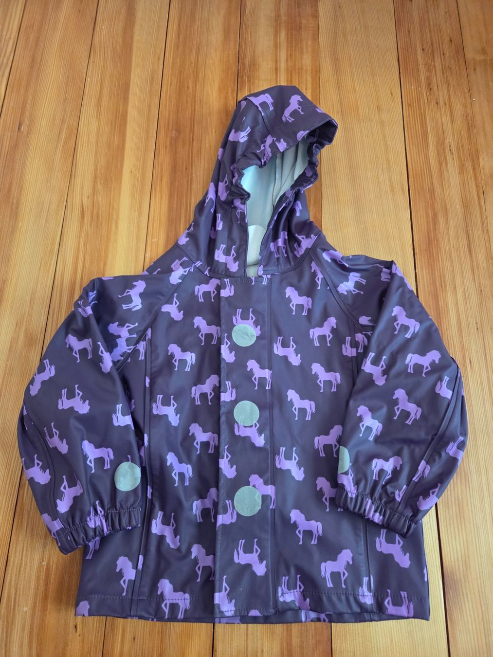 Giacche & Cappotti: Regenjacke Gr. 98 Pferde-Muster – Usato da Horgen venduto da sel_c9py