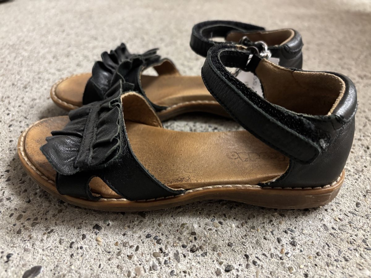 Froddo Chaussures filles: Froddo Sandale Mädels, Grösse 31 – D'occasion à Büren an der Aare par Nikito2001