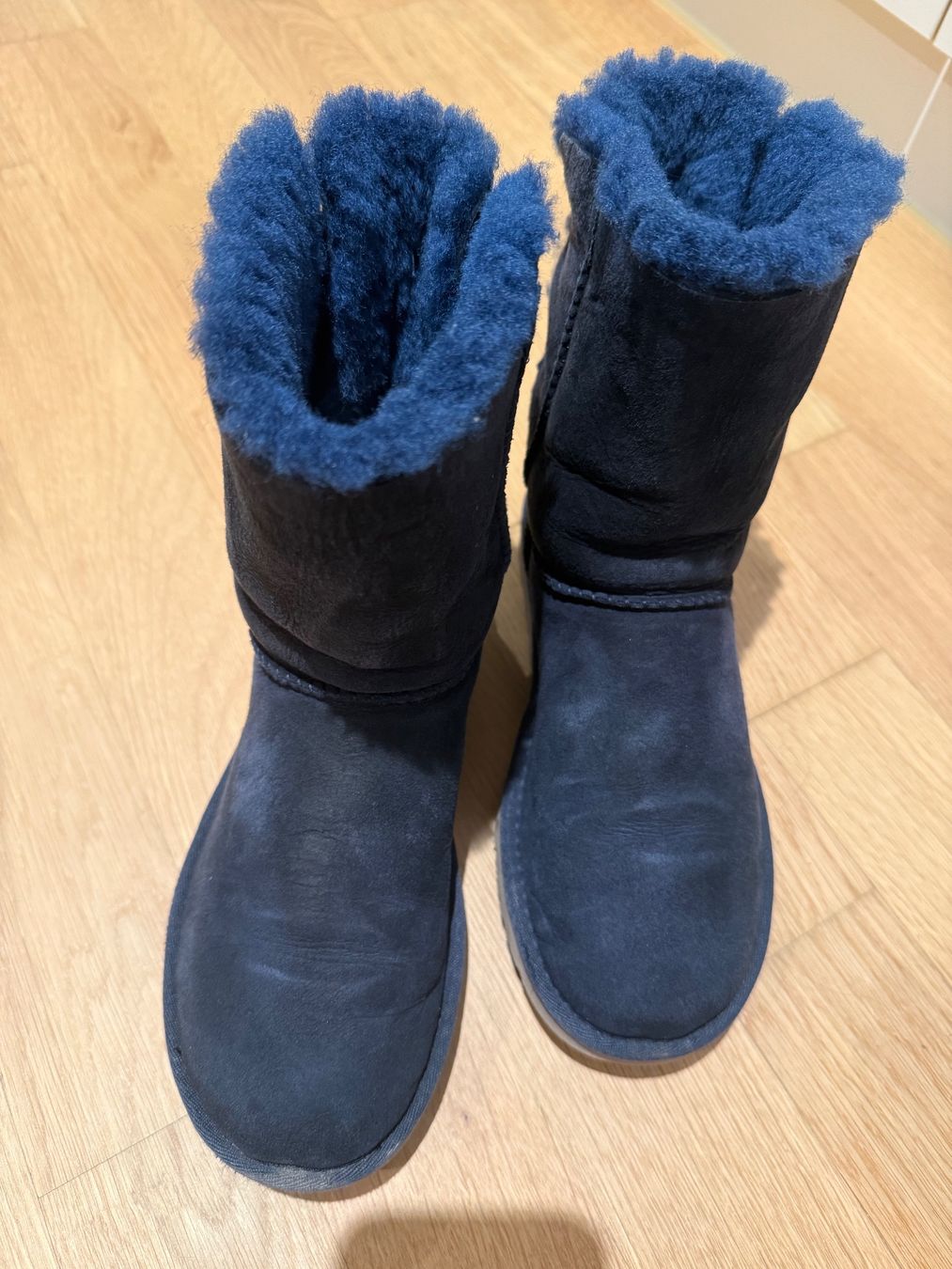 Ugg Damenschuhe: Ugg Boots – Gebraucht aus Winterthur von vik_9ws6