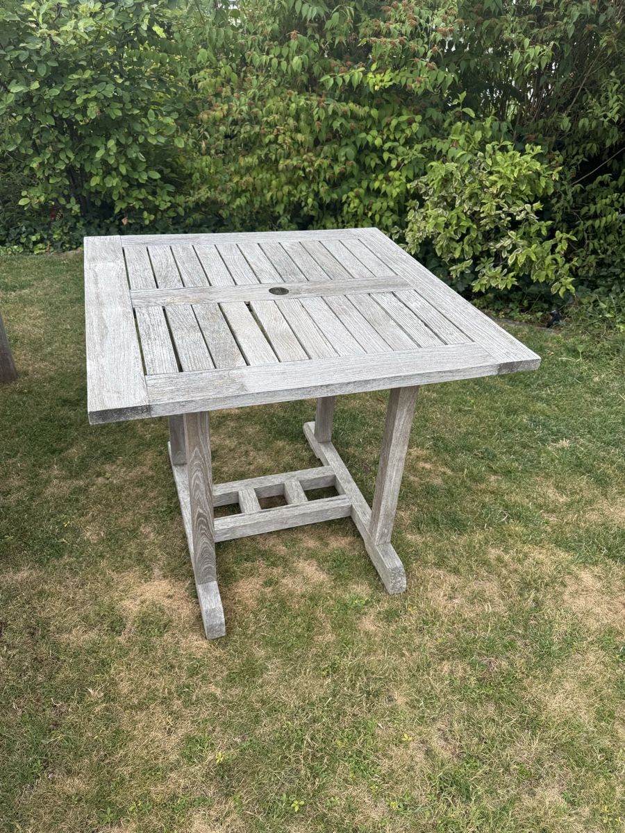 Tavoli: Teak garten Tisch  – Usato da Herrliberg venduto da Mirlibirli