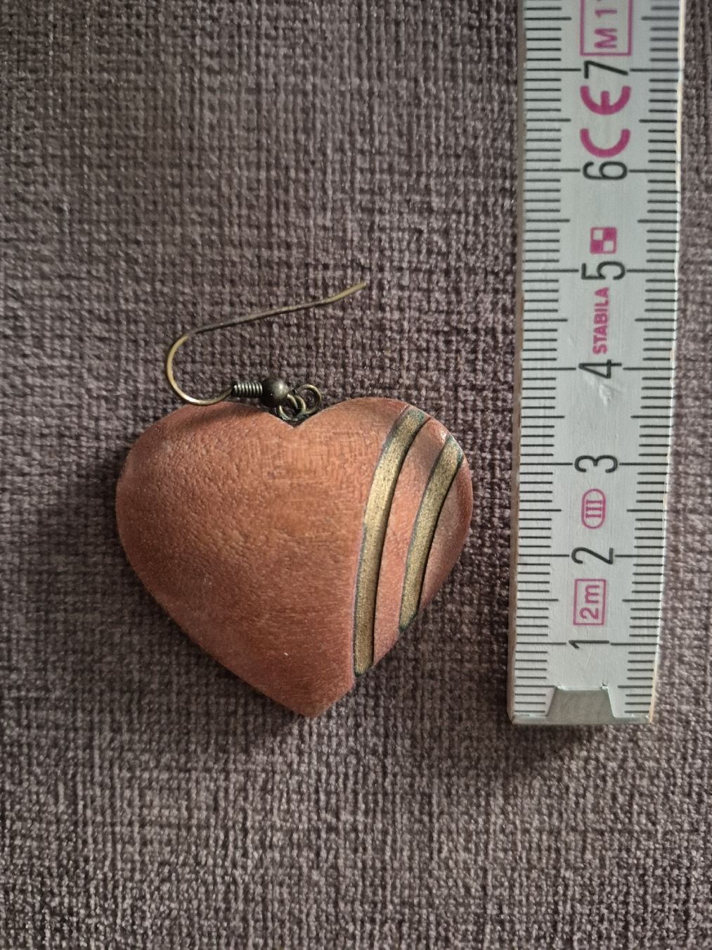 Ohrringe & -stecker: Ohrringe Herzform mit Streifen Holz – Gebraucht aus Thun von Reb80 2
