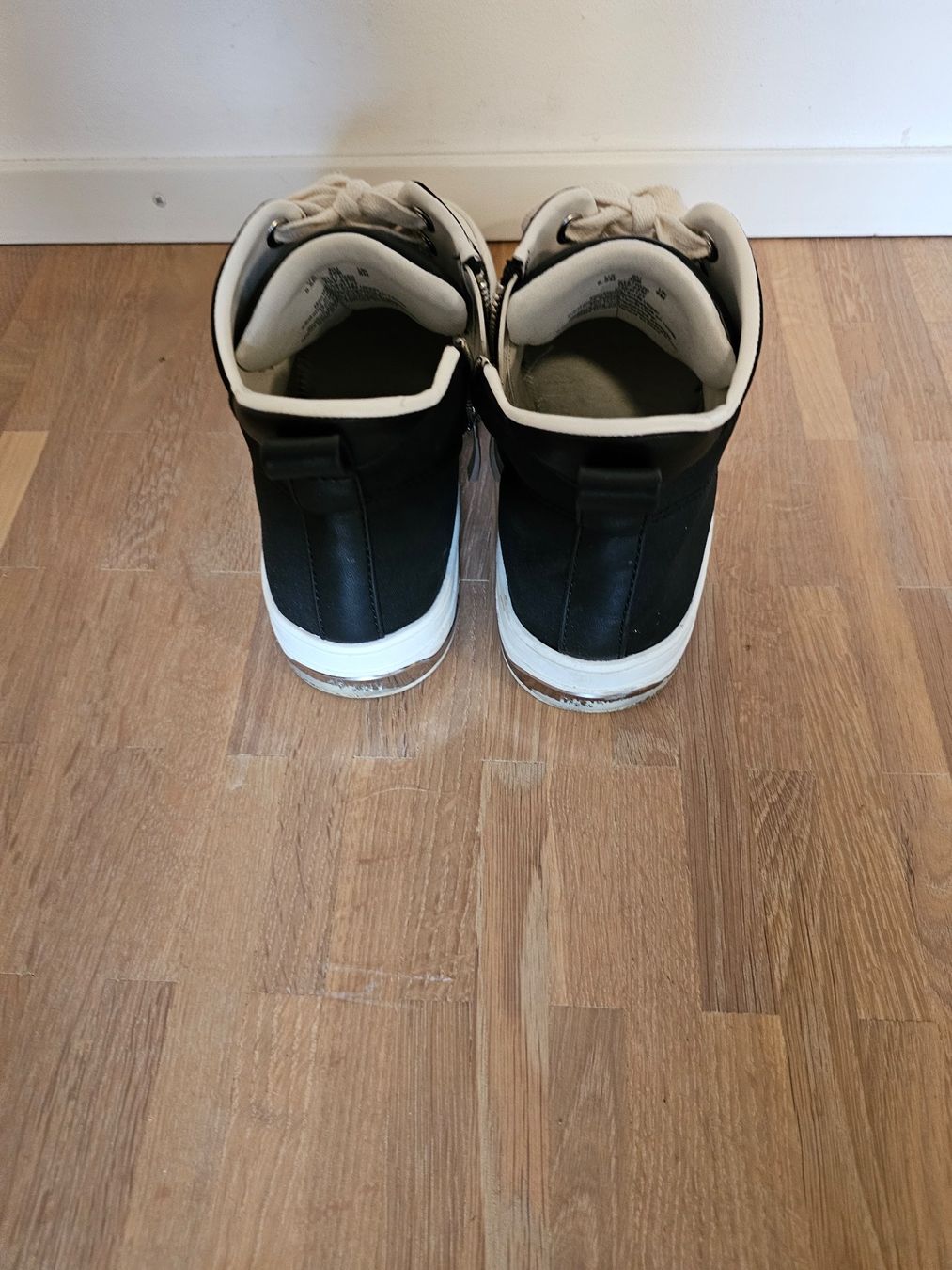 DKNY Scarpe da donna: SNEAKER DKNY – Usato da Thun venduto da surfbeach 2