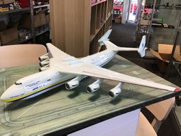 Antonov 225 Mrija, 1:200 Kunststoff mit Fehlteilen