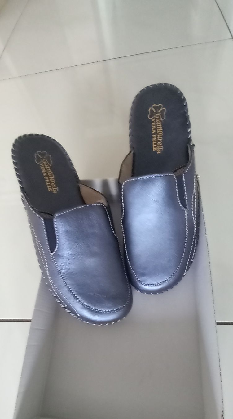 Herrenschuhe: pantoufles en cuir – Neu (gemäss Beschreibung) aus La Chaux-de-Fonds von Boutique333