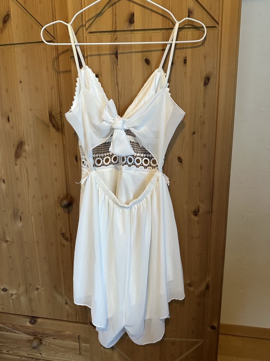 Tute: Kurzer weisser Jumpsuit mit Spitze, Grösse S – Usato da Hergiswil NW venduto da kaufe_at_kaufmann 1