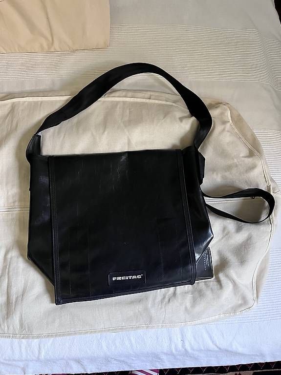 Freitag Sacs: FREITAG ALL BLACK – D'occasion à Gandria par mar_5yvs
