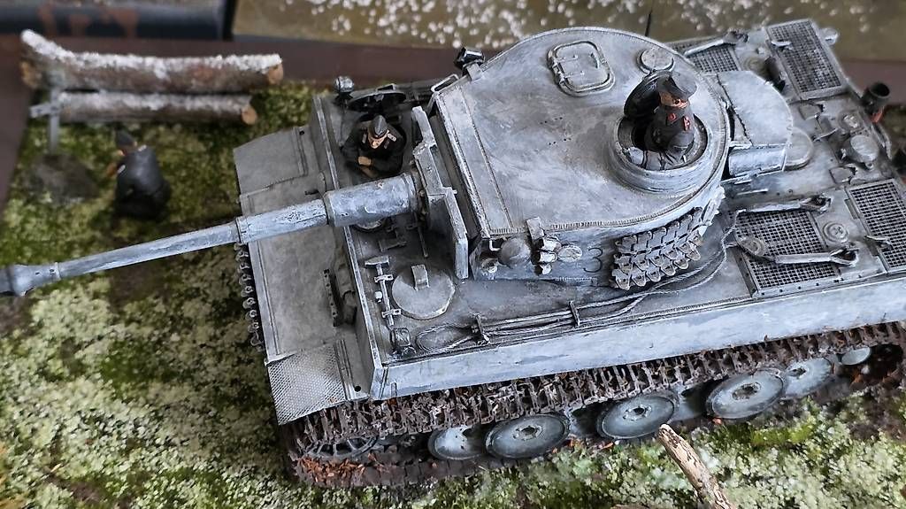 Kits de montage: Tiger Panzer Modell 1: 35 – D'occasion à Ettingen par 1964erNachtzugfahrer 1