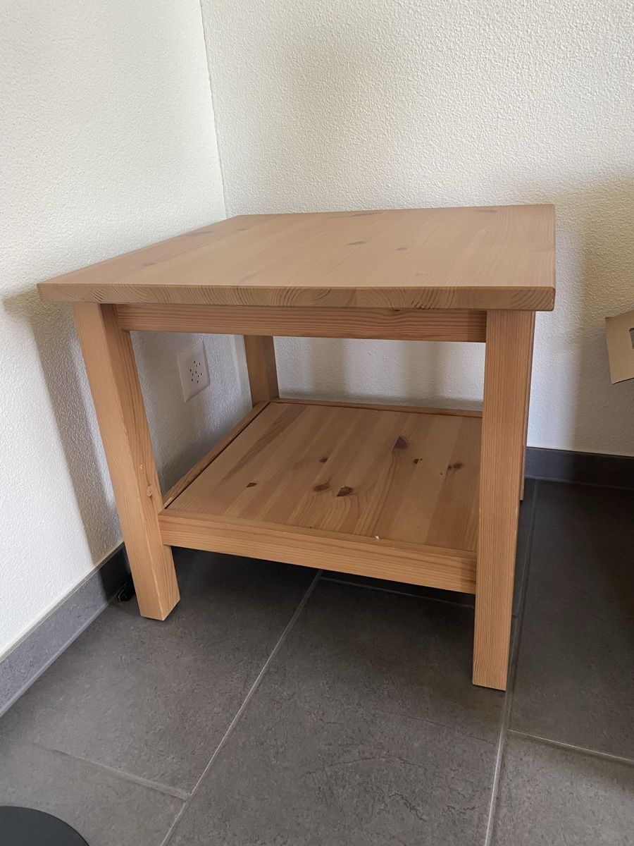 Tische: Kleiner Tisch – Gebraucht aus Obfelden von Radiesli