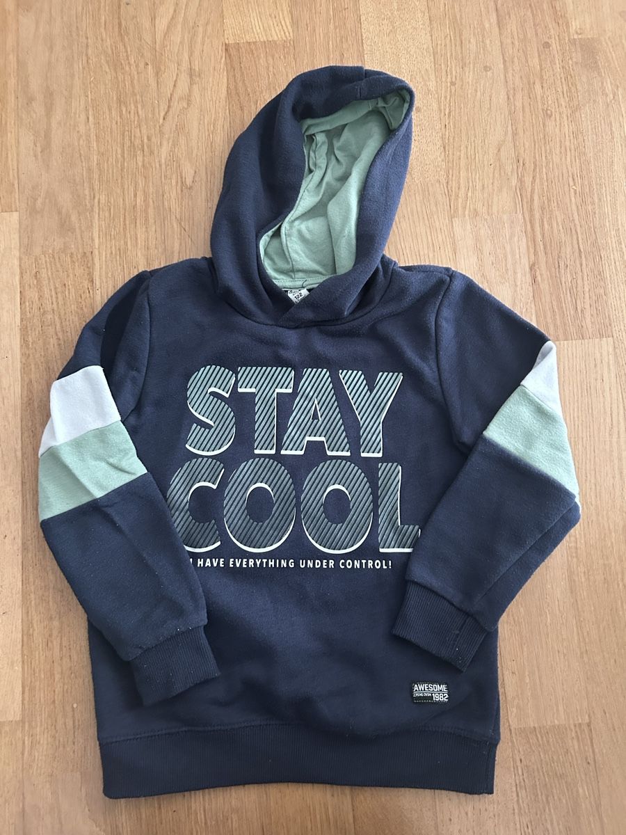 Pullover & Sweatshirts: Pullover 122 – Gebraucht aus Frauenfeld von manuburg